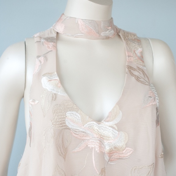 NWT Show Me Your MuMu Floral Embroidered Joy Top - Picture 7 of 15